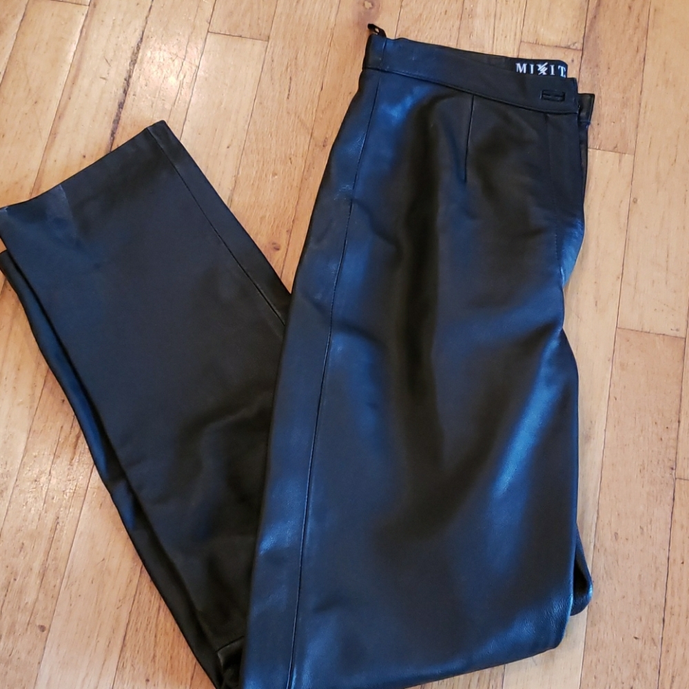 Leather Pants size 6. Black. EXCELLENT condition!